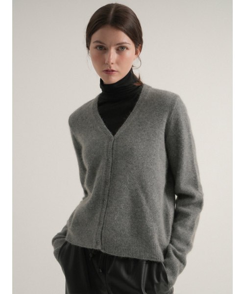 VLETI(ブレッティ)の「Raccoon Basic V-neck Knit Cardigan (Gray)(カーディガン/ボレロ・レディース・チャコールグレー・FREE)」の1枚目の写真