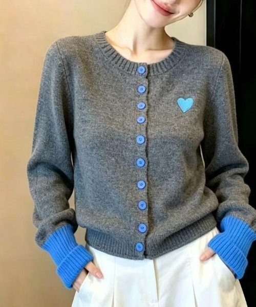 LUCPY(ラクピー)の「ハート刺繍 バイカラーニットカーディガン(カーディガン/ボレロ・レディース・イエロー/レッド/ブルー・SMALL/MEDIUM/LARGE)」の7枚目の写真