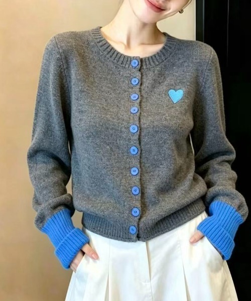 LUCPY(ラクピー)の「ハート刺繍 バイカラーニットカーディガン(カーディガン/ボレロ・レディース・イエロー/レッド/ブルー・SMALL/MEDIUM/LARGE)」の9枚目の写真