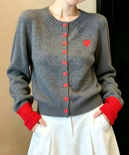 LUCPY(ラクピー)の「ハート刺繍 バイカラーニットカーディガン(カーディガン/ボレロ・レディース・イエロー/レッド/ブルー・SMALL/MEDIUM/LARGE)」の12枚目の写真