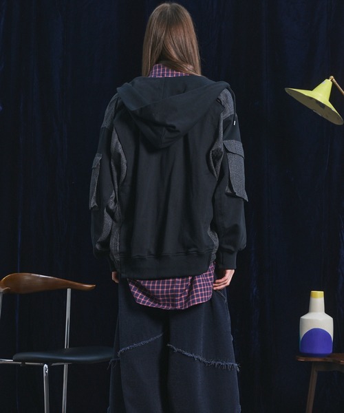 MAISON SPECIAL(メゾンスペシャル)の「《UNISEX》異素材ドッキングプライムオーバージップパーカー/Mixed Materials Docking Prime-Over Zip Hoodie【MAISON SPECIAL/メゾンスペシャル】(パーカー・メンズ・ブラック・2/1/0)」の5枚目の写真
