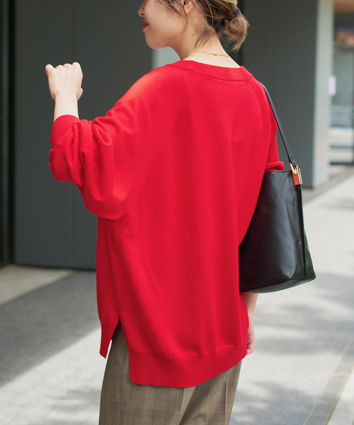 Spick & Span(スピックアンドスパン)の「《新色有り / 追加》ウォッシャブルラグランスリーブプルオーバー(ニット/セーター・レディース・レッド/チャコールグレー/その他2/アイボリー・FREE)」の21枚目の写真