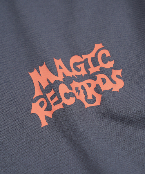 FRIZMWORKS（フリズムワークス）の「MAGIC RECORDS LS TEE _ SHADOW BLUE（Tシャツ/カットソー・メンズ・その他・SMALL/MEDIUM/LARGE/X-LARGE）」の4枚目の写真