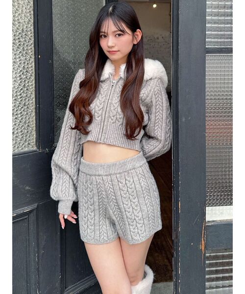 RESEXXY(リゼクシー)の「フェイクファーケーブルニットパーカー【セットアップ着用可能】(パーカー・レディース・アイボリー/ブラック/グレー・FREE)」の16枚目の写真
