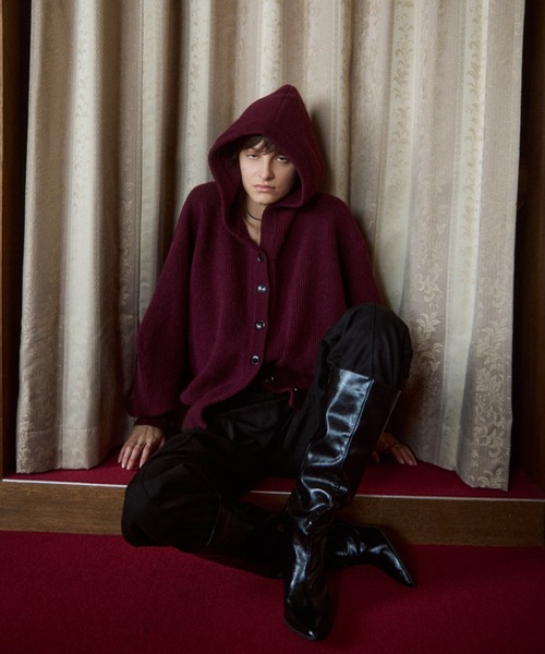 VION(ヴィオン)の「ボリュームスリーブフードニットカーディガン / Volume Sleeve Hooded Knit Cardigan(カーディガン/ボレロ・レディース・ブラック/ワイン・FREE)」の21枚目の写真