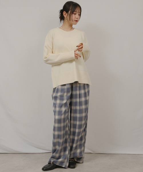 palm RICHE(ポームリシュ)の「サイドスリットボタンデザインもっちりニット(ニット/セーター・レディース・オフホワイト/サックスブルー/ライトイエロー/チャコールグレー・M)」の12枚目の写真