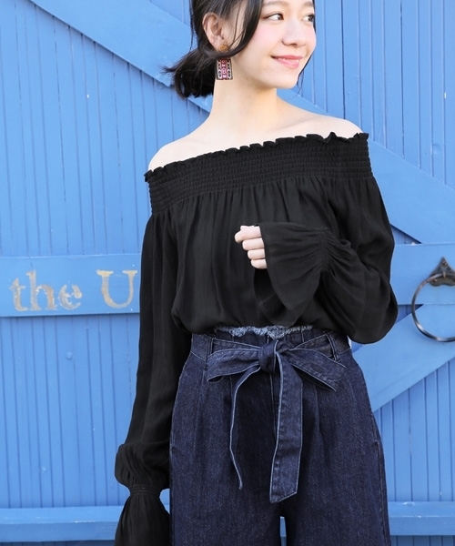 LOWRYS FARM（ローリーズファーム）の「ヨウリュウシャーリングブラウス　747802 （シャツ/ブラウス・レディース・オフホワイト/グリーン/ピンク/ブラック・LARGE/MEDIUM）」の3枚目の写真