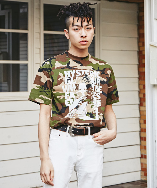 HYSTERIC GLAMOUR(ヒステリックグラマー)の「GLASSES WOMAN プリント Tシャツ(Tシャツ/カットソー・メンズ・ホワイト/グリーン系カモフラージュ/ブラック・X-SMALL/SMALL/MEDIUM/LARGE)」の1枚目の写真