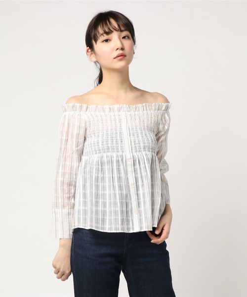 RANDA(ランダ)の「カフス付きオフショルブラウス(シャツ/ブラウス・レディース・ホワイト/ブラック/ネイビー・1/0)」の5枚目の写真