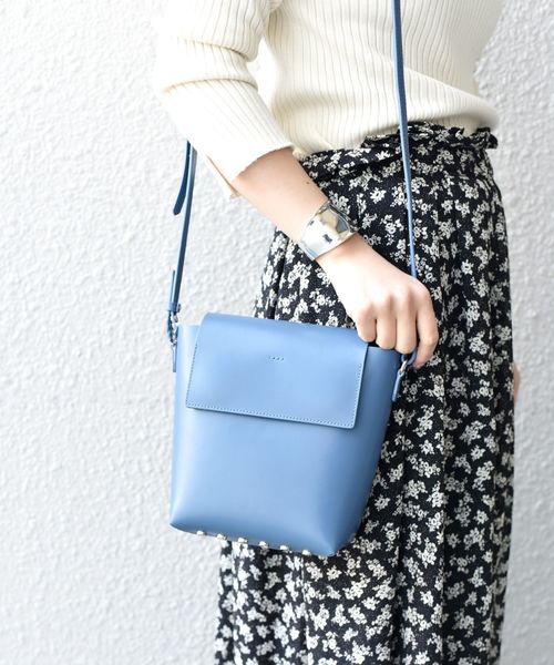 YAHKI(ヤーキ)の「YAHKI:フラップショルダーバッグ(ショルダーバッグ・レディース・ピンク/ブルー・ONE SIZE)」の2枚目の写真