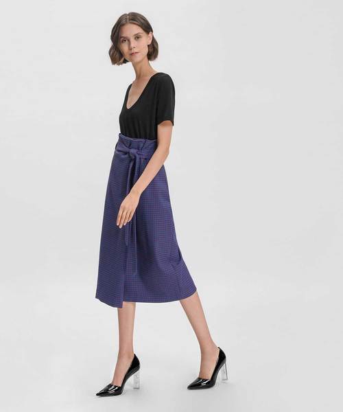 CHARLES & KEITH(チャールズ & キース)の「フローラルルーサイトヒールパンプス / FLORAL LUCITE HEEL PUMPS(パンプス・レディース・ブラック/シルバー・22.5cm/23cm/23.5cm/24.5cm/25cm)」の7枚目の写真
