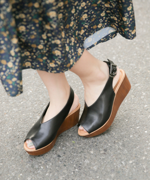 LOWRYS FARM(ローリーズファーム)の「バックストラップサンダル 826742(サンダル・レディース・ブラック/ブラウン/オフホワイト/パイソン・MEDIUM/LARGE)」の18枚目の写真