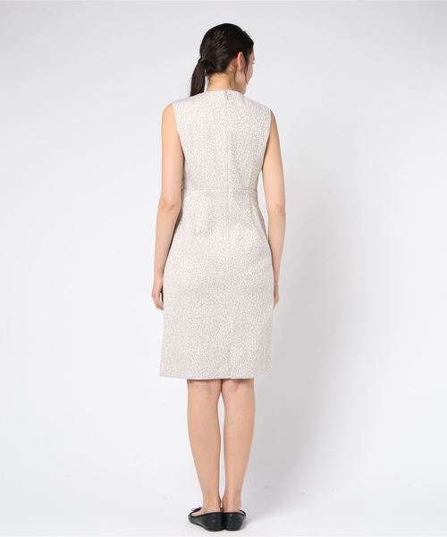 A/C DESIGN BY ALPHA CUBIC（エーシーデザインバイアルファキュービック）の「レオパードワンピース（ワンピース・レディース・ブラック/ベージュ・11号/9号/13号）」の4枚目の写真