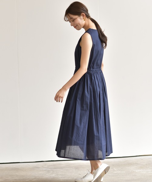 rps（アールピーエス）の「コットンボイルノースリーブワンピース（ワンピース・レディース・ブラック/パープル/ネイビー/ブルー/グリーン/マスタード/ダークベージュ/グレー系その他3/ダークネイビー/ブルーグリーン・M）」の22枚目の写真