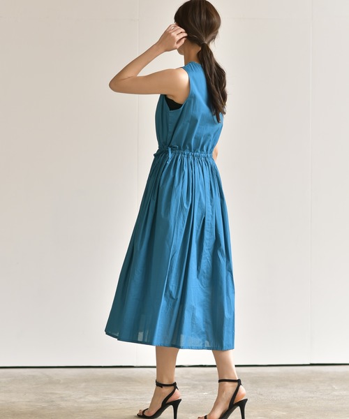 rps（アールピーエス）の「コットンボイルノースリーブワンピース（ワンピース・レディース・ブラック/パープル/ネイビー/ブルー/グリーン/マスタード/ダークベージュ/グレー系その他3/ダークネイビー/ブルーグリーン・M）」の20枚目の写真