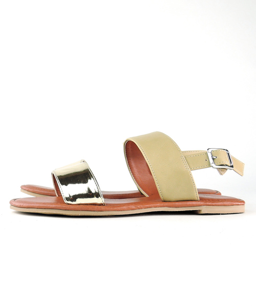 Una gardenia（ウナガルデニア）の「バックストラップメタリックフラットササンダル □（サンダル・レディース・ブラック/ベージュ・LL/S/M/L）」の4枚目の写真