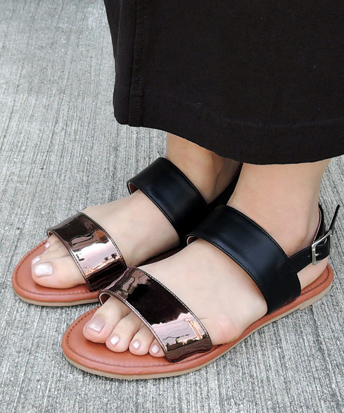 Una gardenia（ウナガルデニア）の「バックストラップメタリックフラットササンダル □（サンダル・レディース・ブラック/ベージュ・LL/S/M/L）」の5枚目の写真