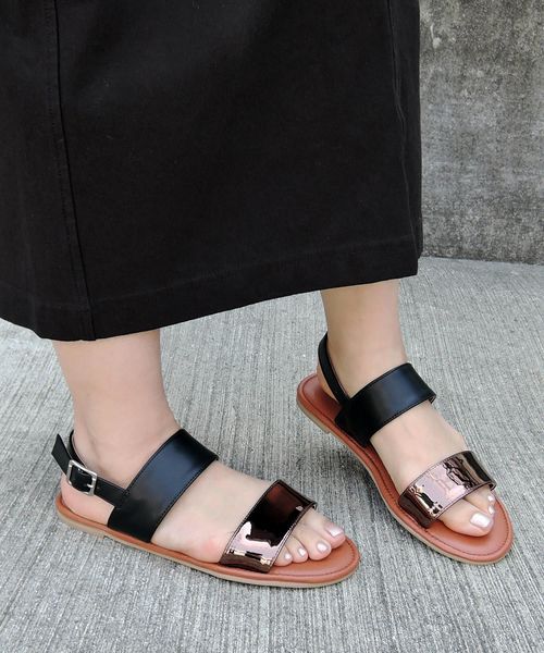 Una gardenia（ウナガルデニア）の「バックストラップメタリックフラットササンダル □（サンダル・レディース・ブラック/ベージュ・LL/S/M/L）」の7枚目の写真