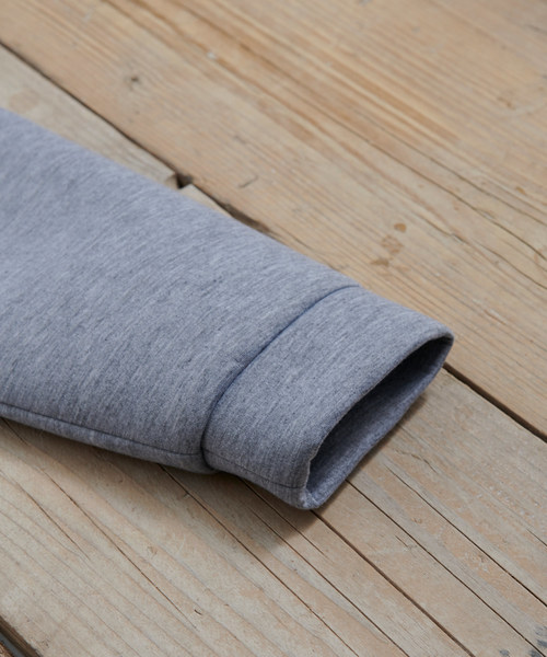 classicalelf（クラシカルエルフ）の「バックフリルミドル丈スウェットボンディング無地ジップアップパーカー（パーカー・レディース・ブラック/ベージュ/グレー/アイボリー・MEDIUM/LARGE/X-LARGE）」の7枚目の写真