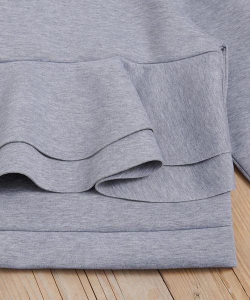 classicalelf（クラシカルエルフ）の「バックフリルミドル丈スウェットボンディング無地ジップアップパーカー（パーカー・レディース・ブラック/ベージュ/グレー/アイボリー・MEDIUM/LARGE/X-LARGE）」の5枚目の写真