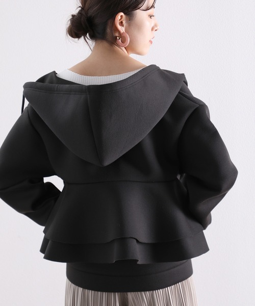 classicalelf（クラシカルエルフ）の「バックフリルミドル丈スウェットボンディング無地ジップアップパーカー（パーカー・レディース・ブラック/ベージュ/グレー/アイボリー・MEDIUM/LARGE/X-LARGE）」の10枚目の写真