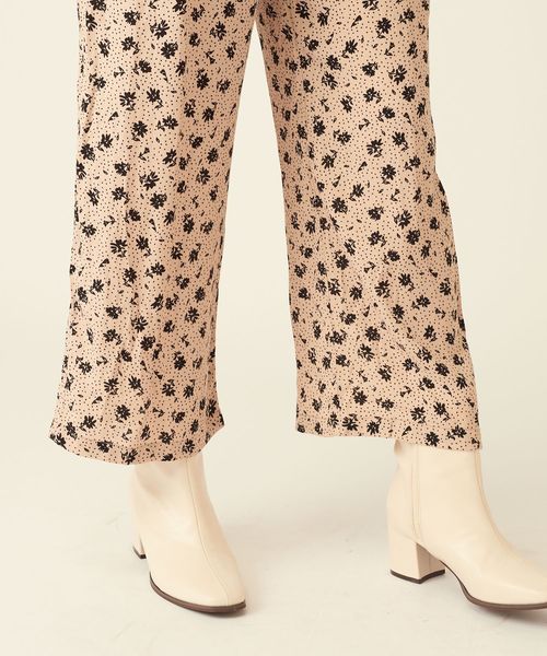natural couture（ナチュラルクチュール）の「ドット花柄レトロオールインワン（サロペット/オーバーオール・レディース・ブラック/ベージュ/パープル・FREE）」の9枚目の写真
