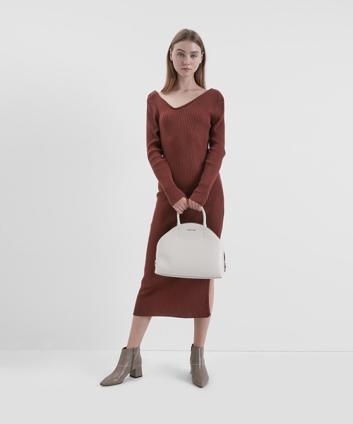 CHARLES & KEITH（チャールズ & キース）の「スネークプリント トップハンドルラージドームバッグ / Snake Print Top Handle Large Dome Bag（ハンドバッグ・レディース・ブラック/ベージュ/タン/クリーム・L）」の21枚目の写真