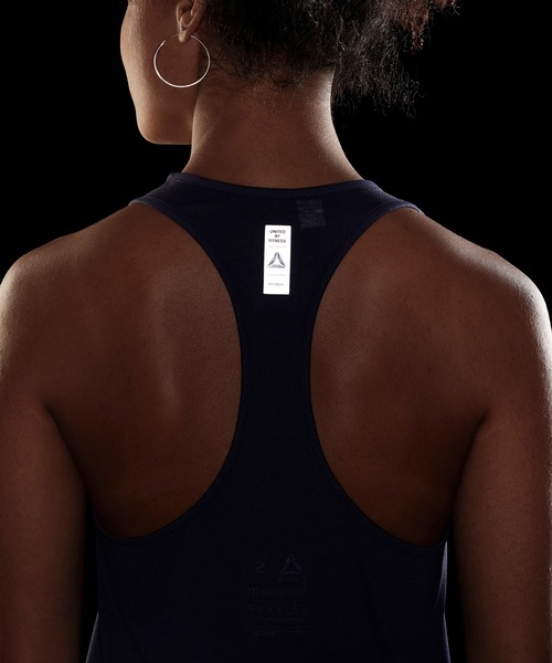Reebok（リーボック）の「レズミルズ スプレミアム グラフィック タンク トップ （タンクトップ・レディース・ダークパープル・SMALL/MEDIUM/LARGE/X-LARGE/XX-LARGE/X-SMALL/XX-SMALL）」の5枚目の写真