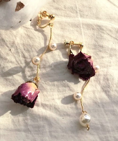 apres jour（アプレジュール）の「【apres jour×ARIAZ】ローズパールイヤリング（イヤリング・レディース・パープル/レッド/ピンク/ボルドー/ラベンダー/スモークピンク・FREE）」の13枚目の写真