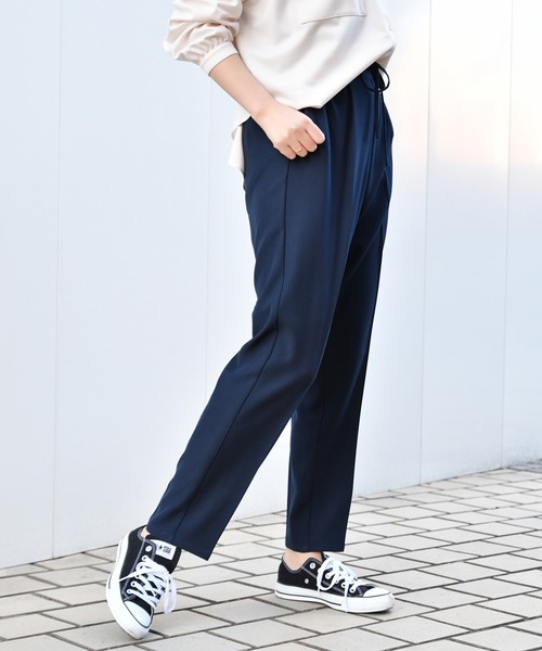 Ambre Neige(アンブルネージュ)の「ウエストゴムテーパード/テーパードパンツ/美シルエットパンツ/センタープレス/【WEB/EC限定商品】(その他パンツ)」|ネイビー