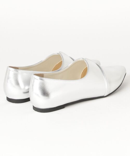 LibertyDoll（リバティードール）の「Liberty Doll / センターセパレートフラット センタースリットパンプス(1106)（パンプス・レディース・ブラック/ダークブラウン/ブラウン/シルバー/ワイン/ネイビー/パイソン/ホワイト/ベージュ/グレイッシュベージュ/ブラウン系その他/ブラック系その他/ブラウン系その他2/ゴールド・LL/3L/S/M/L/SS/XL）」の19枚目の写真