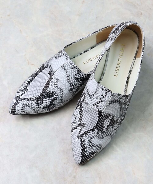 LibertyDoll（リバティードール）の「Liberty Doll / センターセパレートフラット センタースリットパンプス(1106)（パンプス・レディース・ブラック/ダークブラウン/ブラウン/シルバー/ワイン/ネイビー/パイソン/ホワイト/ベージュ/グレイッシュベージュ/ブラウン系その他/ブラック系その他/ブラウン系その他2/ゴールド・LL/3L/S/M/L/SS/XL）」の22枚目の写真