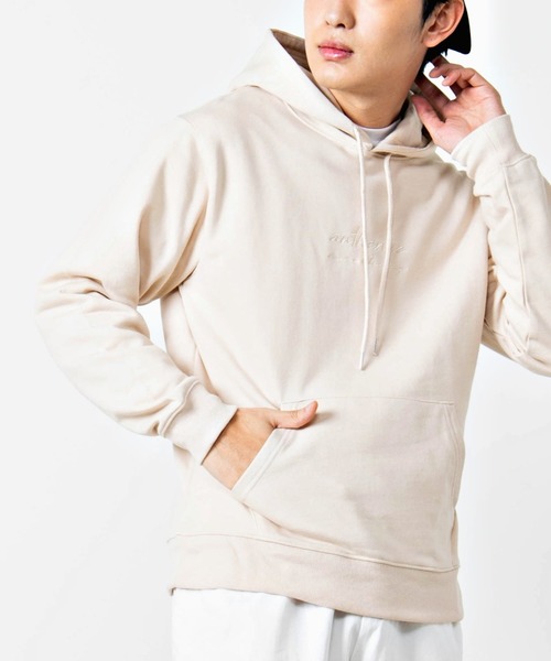 WEGO（ウィゴー）の「WEGO/シンプル刺繍ロゴプルパーカー（パーカー・メンズ・ベージュ/オフホワイト/グリーン・LARGE/SMALL/MEDIUM）」の2枚目の写真