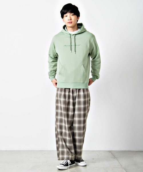 WEGO（ウィゴー）の「WEGO/シンプル刺繍ロゴプルパーカー（パーカー・メンズ・ベージュ/オフホワイト/グリーン・LARGE/SMALL/MEDIUM）」の4枚目の写真