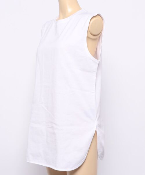 yuw（ユウ）の「２１ヘムノースリーブ　940535（Tシャツ/カットソー・レディース・チャコールグレー/ブラック/オフホワイト/ブルー・FREE）」の13枚目の写真