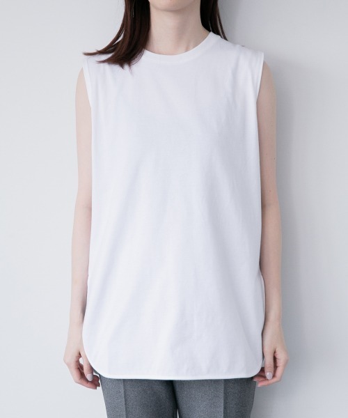 yuw（ユウ）の「２１ヘムノースリーブ　940535（Tシャツ/カットソー・レディース・チャコールグレー/ブラック/オフホワイト/ブルー・FREE）」の12枚目の写真