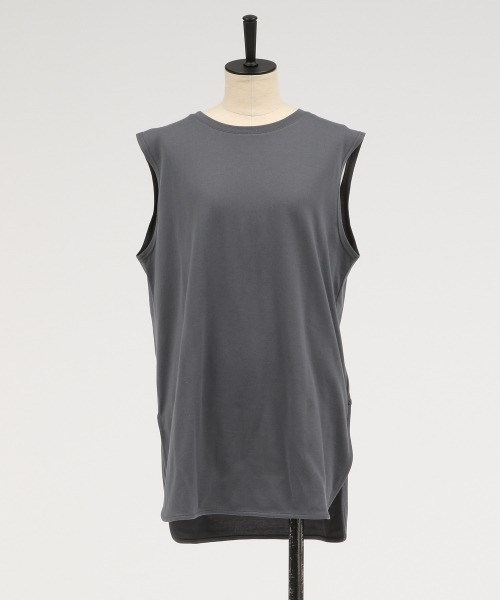 yuw（ユウ）の「２１ヘムノースリーブ　940535（Tシャツ/カットソー・レディース・チャコールグレー/ブラック/オフホワイト/ブルー・FREE）」の18枚目の写真