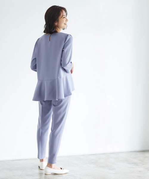 Pierrot（ピエロ）の「バックフレアセットアップ（セットアップ・レディース・ブラック/キャメル/グレイッシュベージュ/ネイビー/グレイッシュブルー/ダークネイビー・M/L/PM）」の12枚目の写真