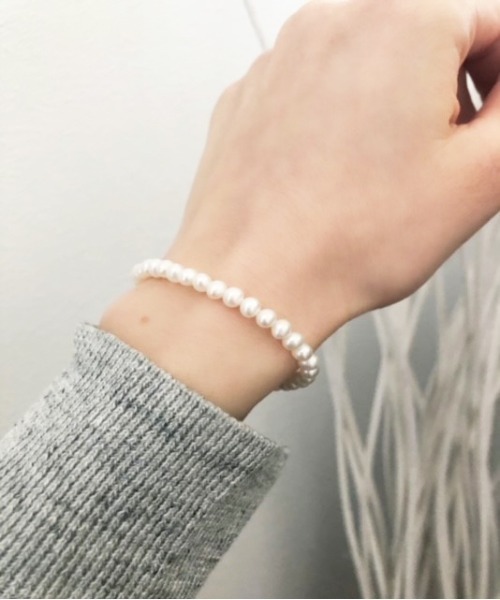 Newport（ニューポート）の「淡水パールブレスレット（ブレスレット・レディース・ホワイト/レッド/グリーン/イエロー/ブルー・17.5cm）」の7枚目の写真