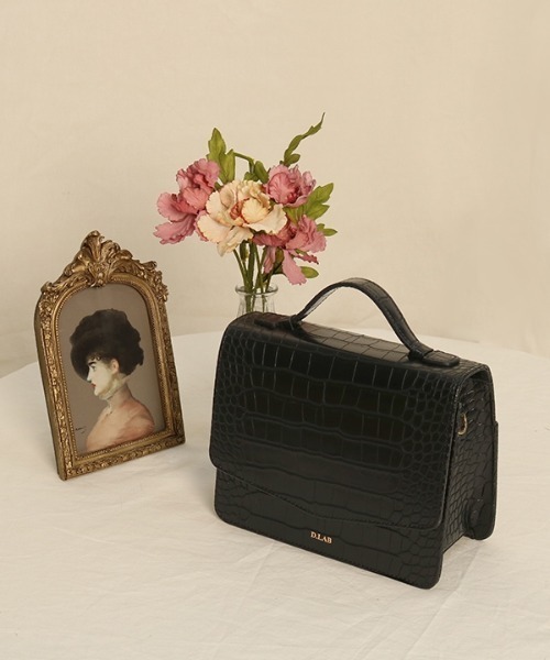 D.LAB(ディラップ)の「【D.LAB 】エリーバッグ+ 2ストラップ/ D.LAB Elly bag + 2 Strap(ショルダーバッグ・レディース・ブラック/アイボリー・FREE)」の7枚目の写真
