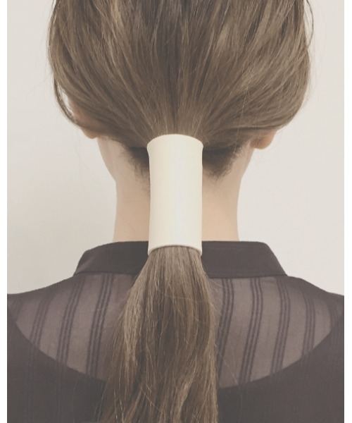 LOWRYS FARM（ローリーズファーム）の「ロングボタンヘアーカフ　942912（その他ヘアアクセサリー・レディース・ブラウン/グレー/アイボリー・FREE）」の2枚目の写真