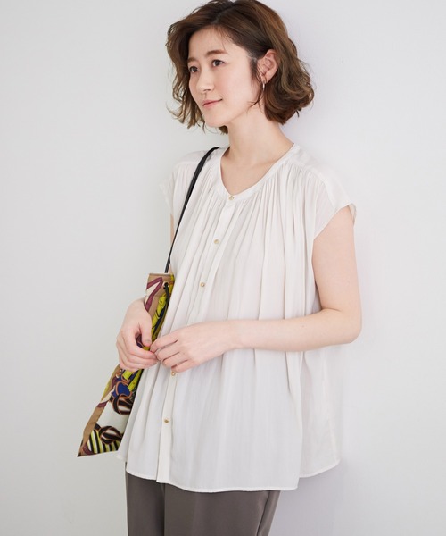 ROPE' PICNIC（ロペピクニック）の「【2WAY】サテン調ギャザーブラウス（シャツ/ブラウス・レディース・ベージュ/オレンジ/ライトグリーン/ラベンダー・38）」の2枚目の写真