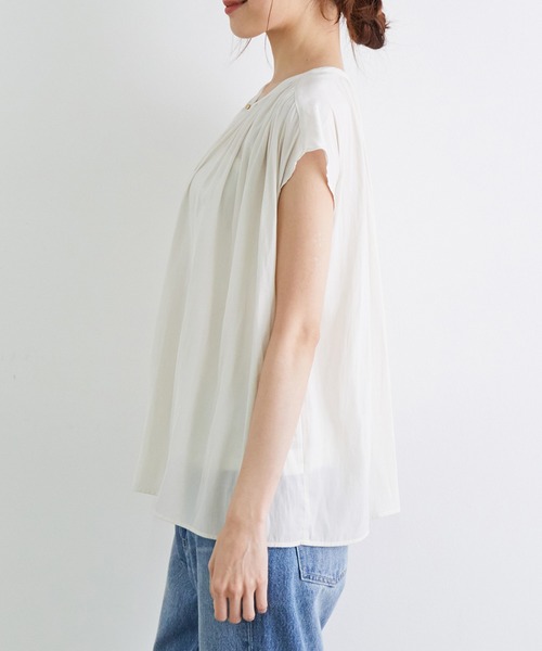 ROPE' PICNIC（ロペピクニック）の「【2WAY】サテン調ギャザーブラウス（シャツ/ブラウス・レディース・ベージュ/オレンジ/ライトグリーン/ラベンダー・38）」の17枚目の写真