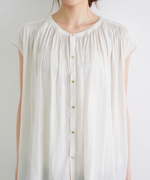 ROPE' PICNIC（ロペピクニック）の「【2WAY】サテン調ギャザーブラウス（シャツ/ブラウス・レディース・ベージュ/オレンジ/ライトグリーン/ラベンダー・38）」の15枚目の写真