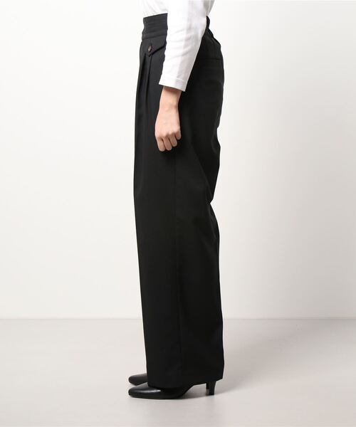 LILY BROWN（リリーブラウン）の「アシンメトリーベルトタックパンツ（その他パンツ・レディース・ブラック/ベージュ・1/0）」の3枚目の写真