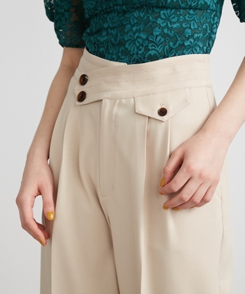 LILY BROWN（リリーブラウン）の「アシンメトリーベルトタックパンツ（その他パンツ・レディース・ブラック/ベージュ・1/0）」の8枚目の写真