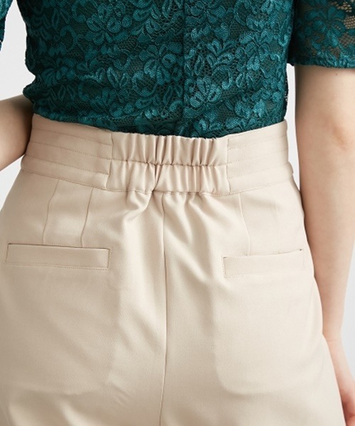 LILY BROWN（リリーブラウン）の「アシンメトリーベルトタックパンツ（その他パンツ・レディース・ブラック/ベージュ・1/0）」の11枚目の写真