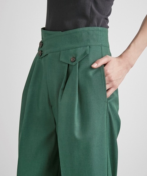 LILY BROWN（リリーブラウン）の「アシンメトリーベルトタックパンツ（その他パンツ・レディース・ブラック/ベージュ・1/0）」の18枚目の写真