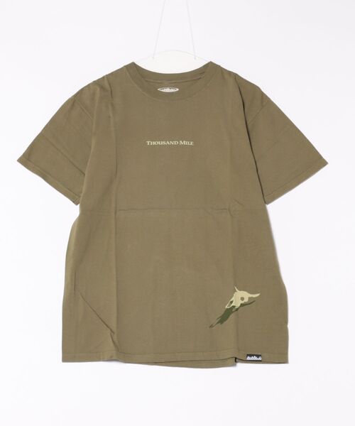tone(トーン)の「【THOUSANDMILE/サウザンドマイル】S/S PRINT TEE Made in USA(UN)(Tシャツ/カットソー・メンズ・オリーブ/ブルー/ナチュラル/マルーン・MEDIUM/SMALL)」の1枚目の写真