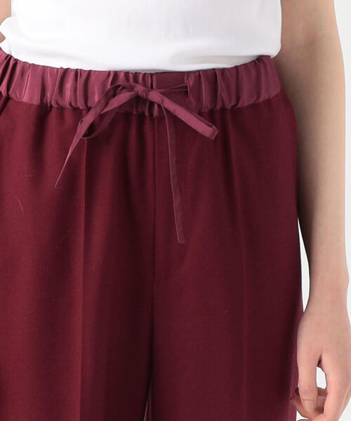 TOMORROWLAND (トゥモローランド)の「ファインウールストレッチ イージーストレートパンツ(スラックス・レディース・バーガンディー/カーキ/ネイビー・34/36)」の11枚目の写真